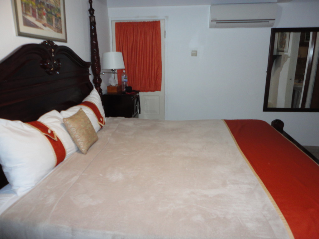 Room- Altamont West Hotel